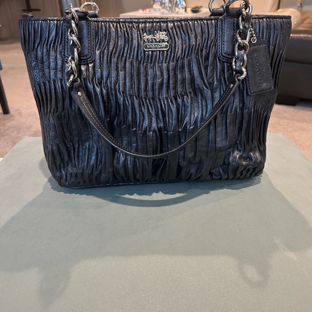 Coach Madison Gathered Leather Satchel EUC - Picture 4 of 11